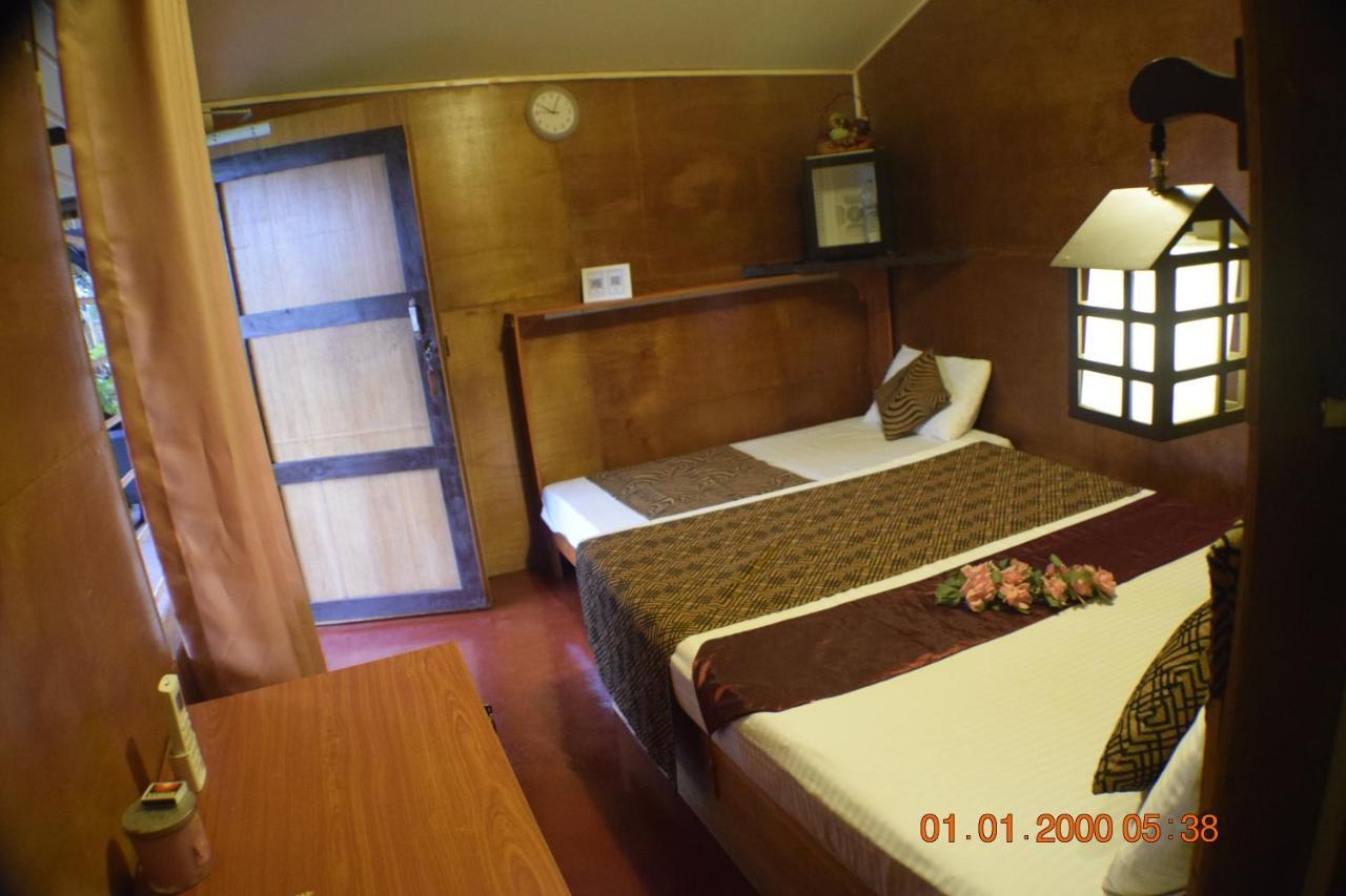 Woody Cabana Guest House Trincomalee Bagian luar foto